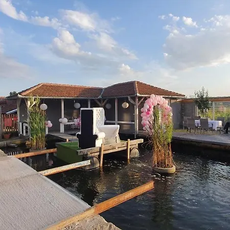 Bed & Breakfast Bojeresku *